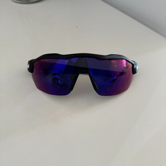 Nike Reflective Sunglasses - broken - Picture 1 of 3